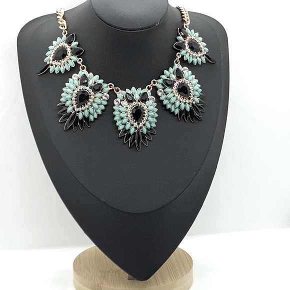 None Jewelry - Blue & Black Glass Peacock Feather Collar Statement Necklace Gold Tone Chain